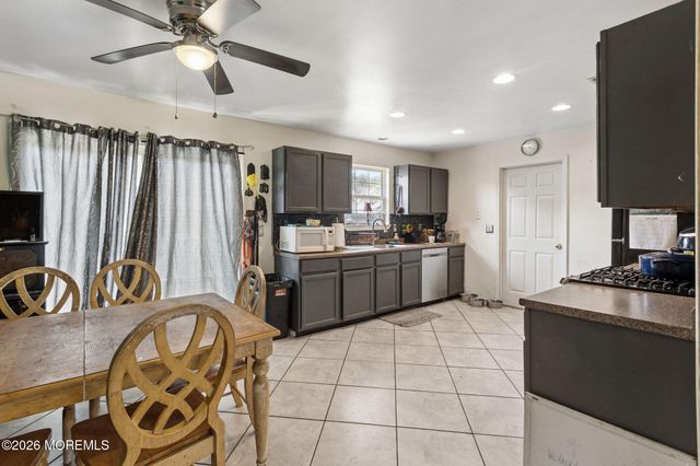 1724 2nd Avenue, Toms River, NJ 08757