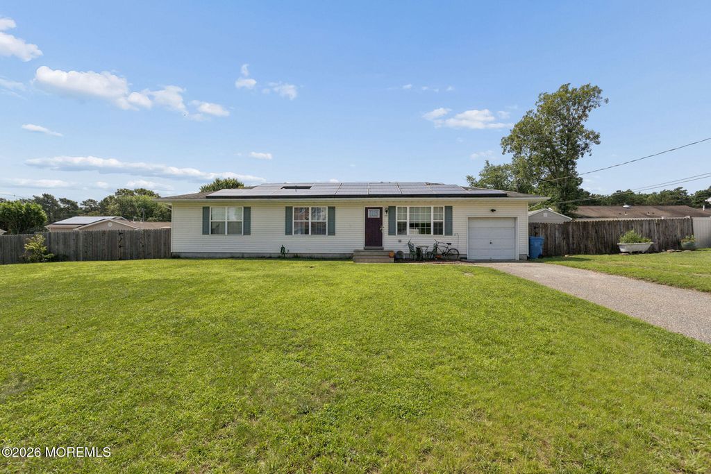 1724 2nd Avenue, Toms River, NJ 08757