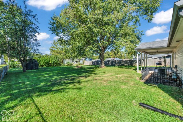 902 Sweetbriar Avenue, Whiteland, IN 46184