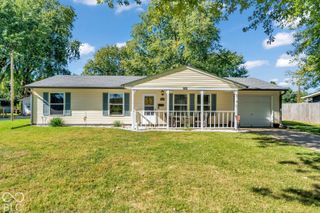 902 Sweetbriar Avenue, Whiteland, IN 46184