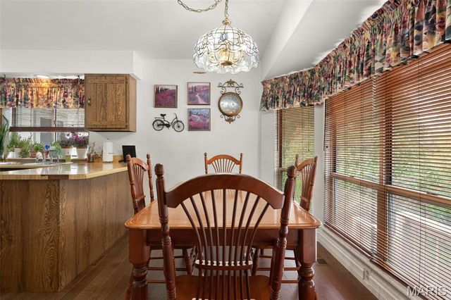 37 Great Lakes Drive, St Peters, MO 63376