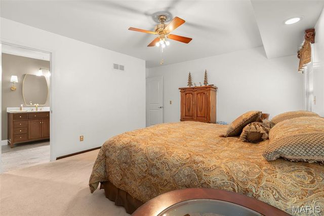 37 Great Lakes Drive, St Peters, MO 63376
