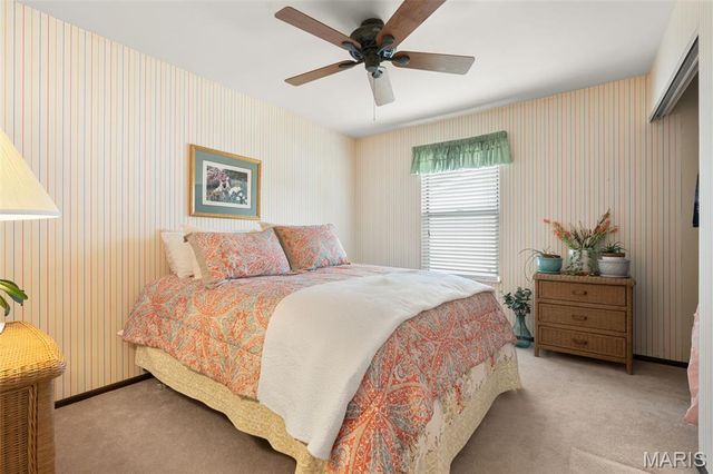 37 Great Lakes Drive, St Peters, MO 63376