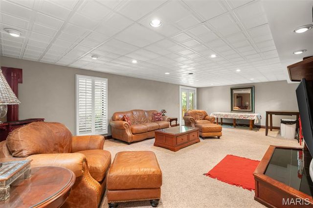 37 Great Lakes Drive, St Peters, MO 63376