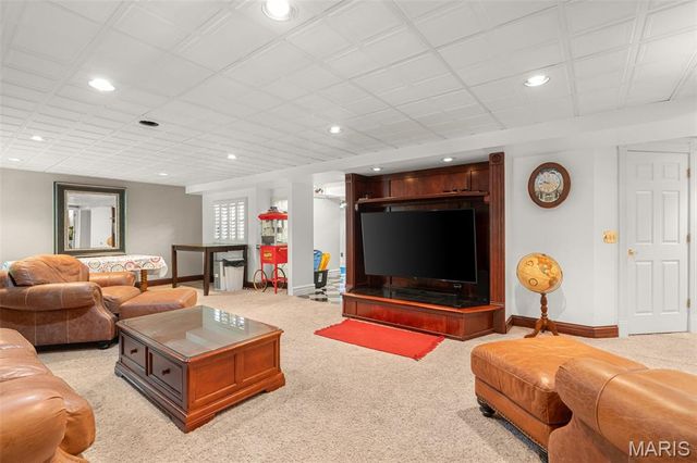 37 Great Lakes Drive, St Peters, MO 63376