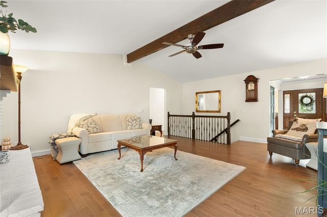 37 Great Lakes Drive, St Peters, MO 63376