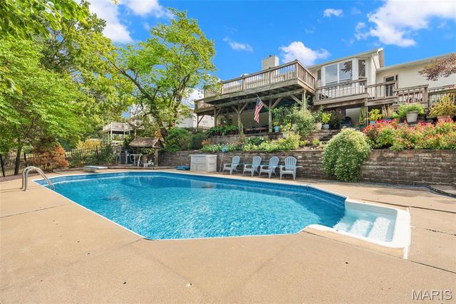 37 Great Lakes Drive, St Peters, MO 63376