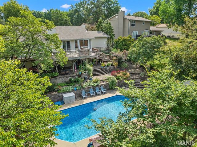 37 Great Lakes Drive, St Peters, MO 63376