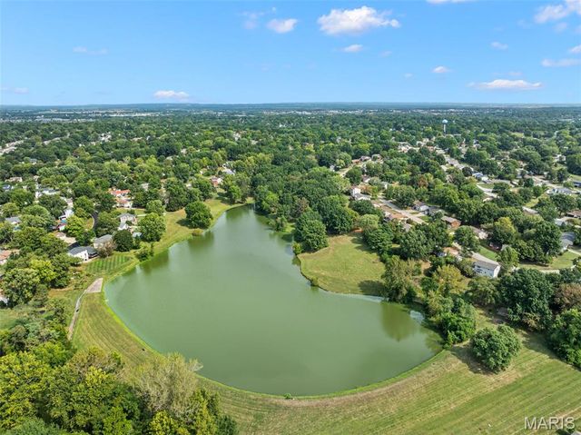 37 Great Lakes Drive, St Peters, MO 63376