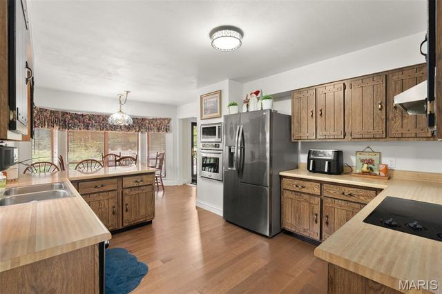 37 Great Lakes Drive, St Peters, MO 63376