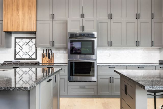 11318 S CANYON FALLS LN, Sandy, UT 84092