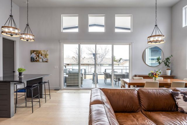 11318 S CANYON FALLS LN, Sandy, UT 84092