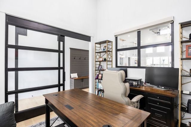 11318 S CANYON FALLS LN, Sandy, UT 84092