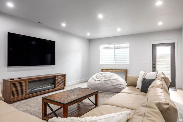 11318 S CANYON FALLS LN, Sandy, UT 84092