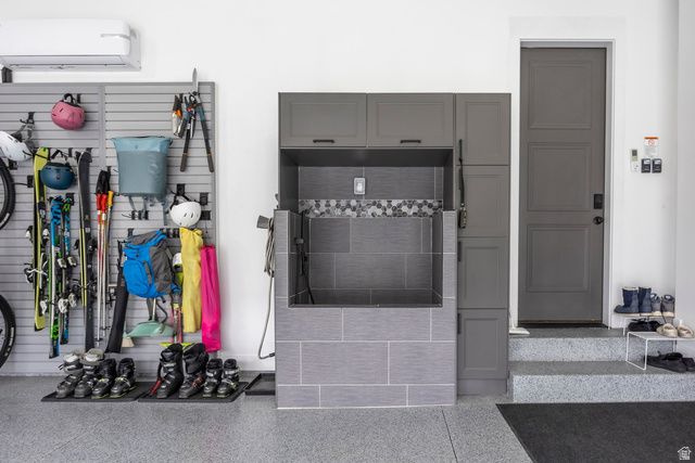 11318 S CANYON FALLS LN, Sandy, UT 84092