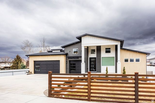 11318 S CANYON FALLS LN, Sandy, UT 84092