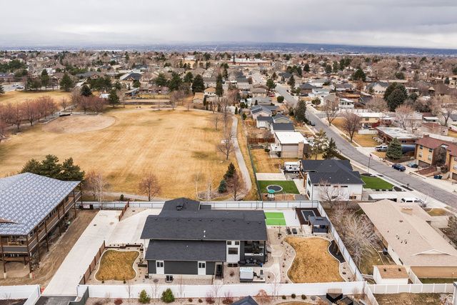 11318 S CANYON FALLS LN, Sandy, UT 84092