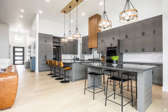 11318 S CANYON FALLS LN, Sandy, UT 84092