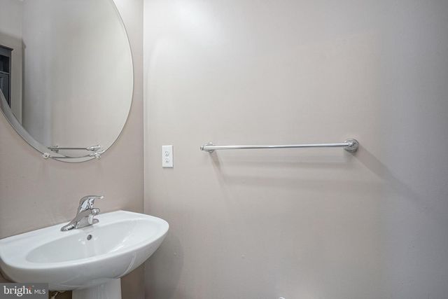 17 IRON GATE RD, Sicklerville, NJ 08081