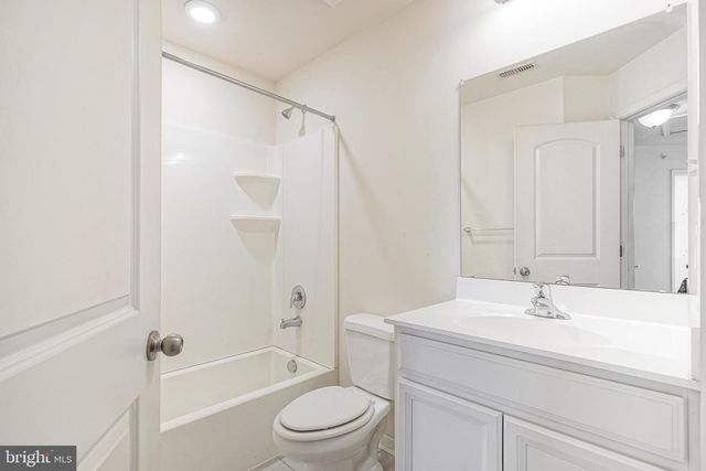 17 IRON GATE RD, Sicklerville, NJ 08081