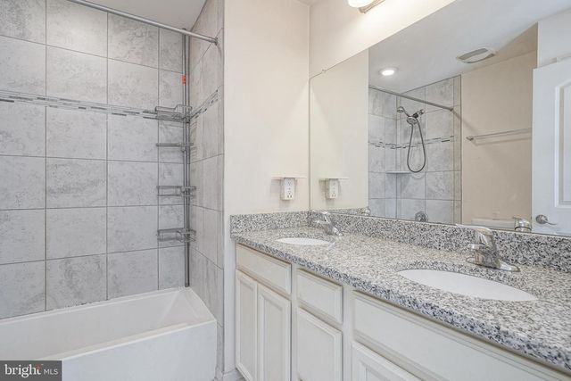 17 IRON GATE RD, Sicklerville, NJ 08081