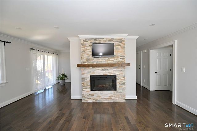 31 Carriage Drive 31, Milford, CT 06460