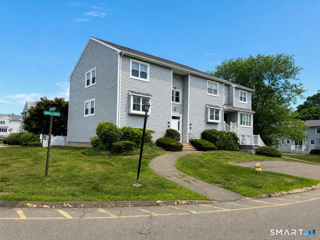 31 Carriage Drive 31, Milford, CT 06460
