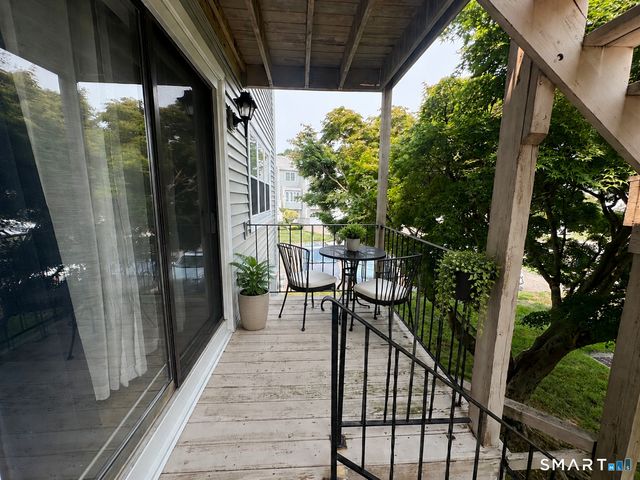 31 Carriage Drive 31, Milford, CT 06460