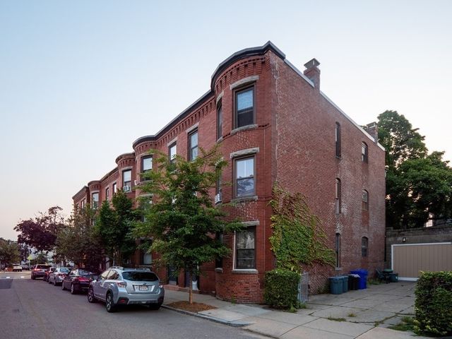 4 Saxton St, Boston, MA 02125