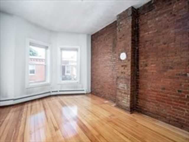 4 Saxton St, Boston, MA 02125