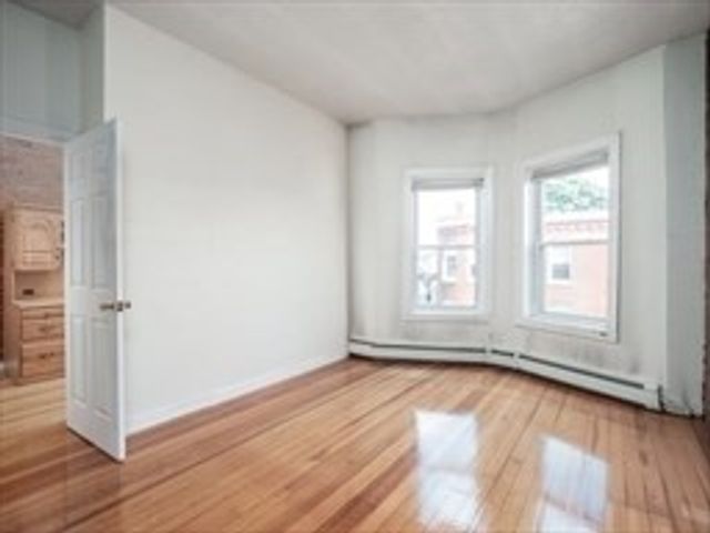 4 Saxton St, Boston, MA 02125