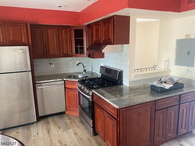 182 Evergreen Rd 1B, Edison Twp., NJ 08837