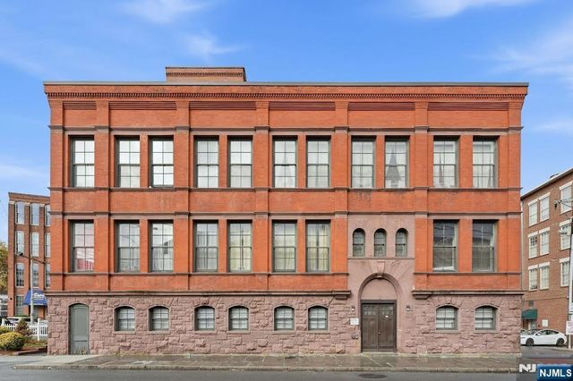 19 Market 205, Paterson, NJ 07501