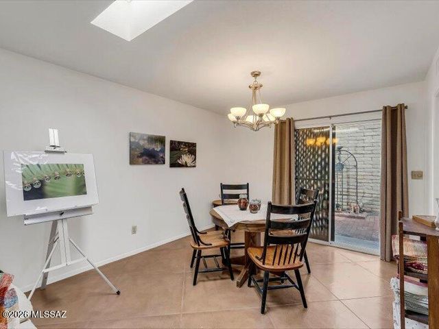 10083 N Valle Del Oro Drive, Oro Valley, AZ 85737