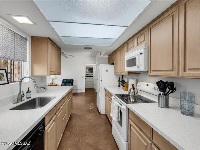 10083 N Valle Del Oro Drive, Oro Valley, AZ 85737