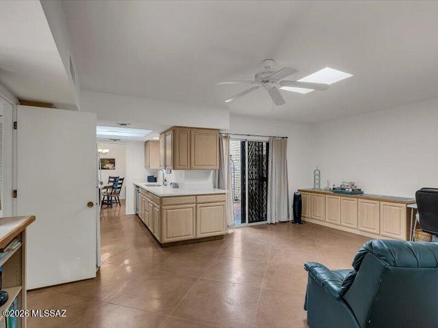 10083 N Valle Del Oro Drive, Oro Valley, AZ 85737