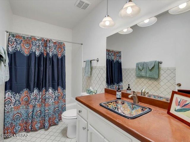 10083 N Valle Del Oro Drive, Oro Valley, AZ 85737