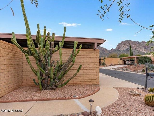 10083 N Valle Del Oro Drive, Oro Valley, AZ 85737