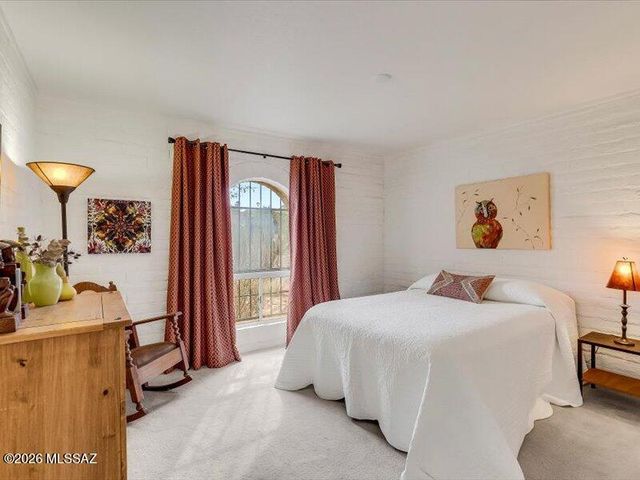 10083 N Valle Del Oro Drive, Oro Valley, AZ 85737