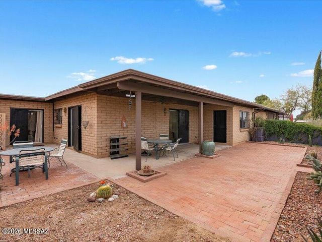 10083 N Valle Del Oro Drive, Oro Valley, AZ 85737