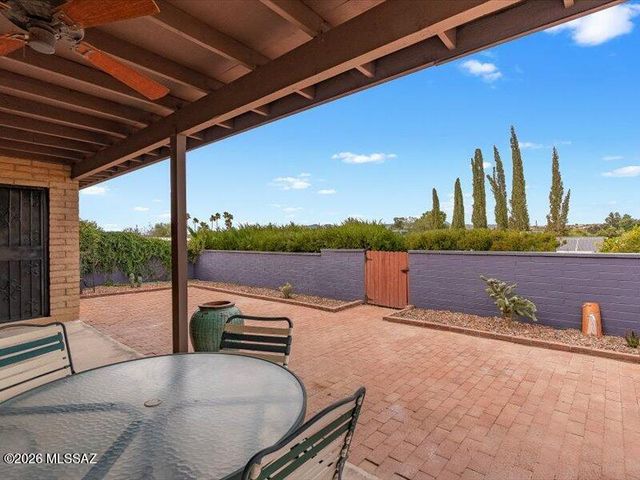 10083 N Valle Del Oro Drive, Oro Valley, AZ 85737