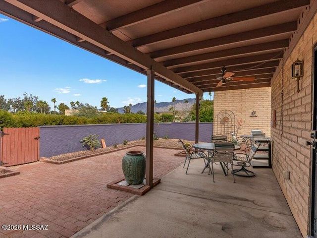 10083 N Valle Del Oro Drive, Oro Valley, AZ 85737