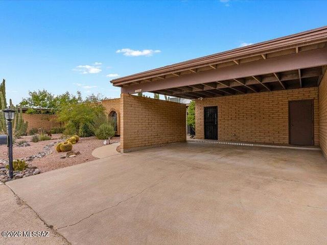 10083 N Valle Del Oro Drive, Oro Valley, AZ 85737