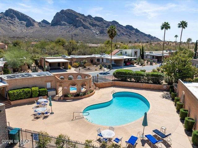 10083 N Valle Del Oro Drive, Oro Valley, AZ 85737