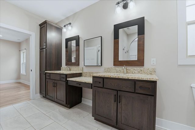 105 Lakeview Dr, Decherd, TN 37324