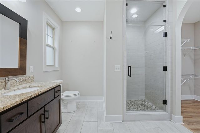 105 Lakeview Dr, Decherd, TN 37324