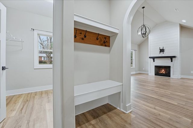 105 Lakeview Dr, Decherd, TN 37324