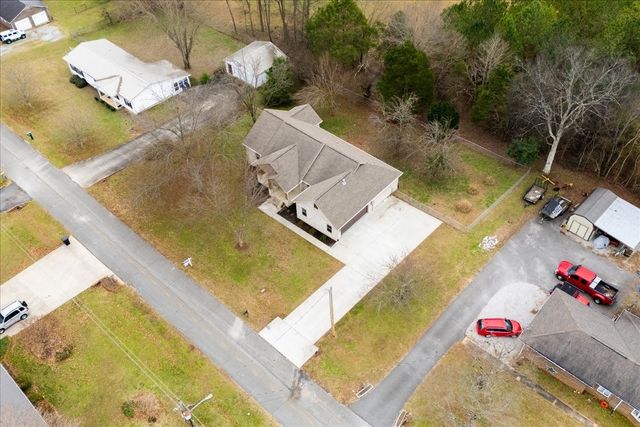 105 Lakeview Dr, Decherd, TN 37324