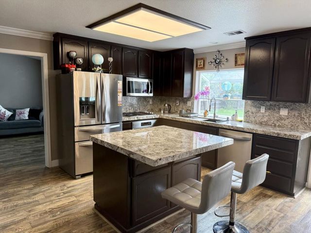 1701 Hemlock Court, Hollister, CA 95023