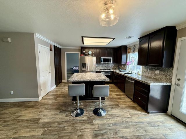 1701 Hemlock Court, Hollister, CA 95023